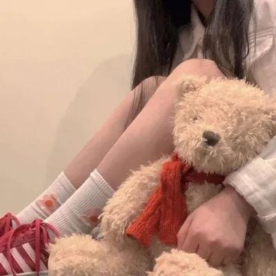 英湘 海报